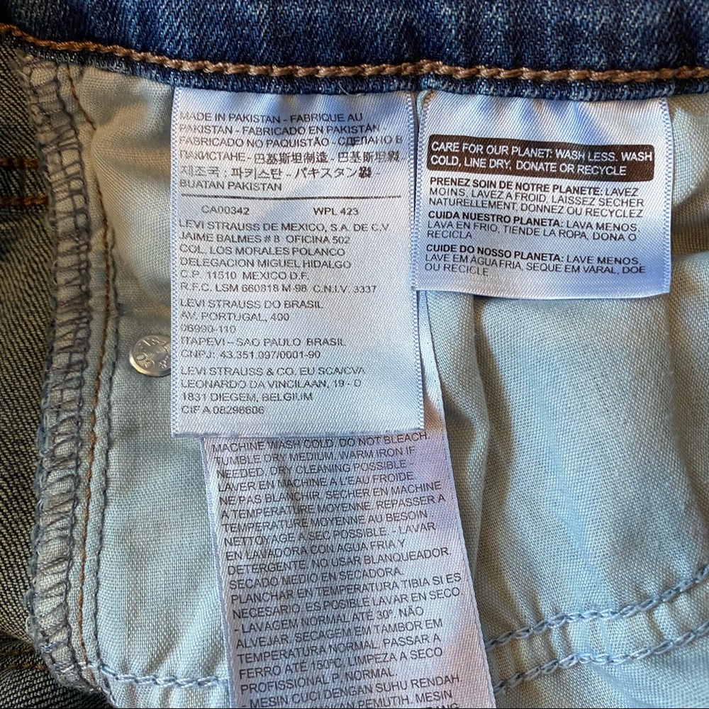 Levi’s cuffed Bermuda length jean highwaist shorts EUC 29 - Picture 7 of 8